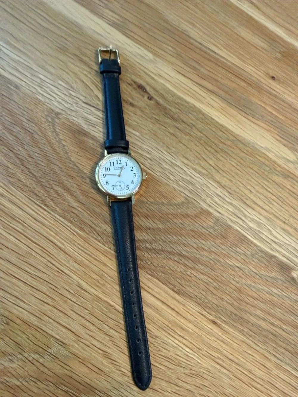 Women’s Gold-Tone Watch with Black Leather Strap, Wind Up Analog, 17 Jewels